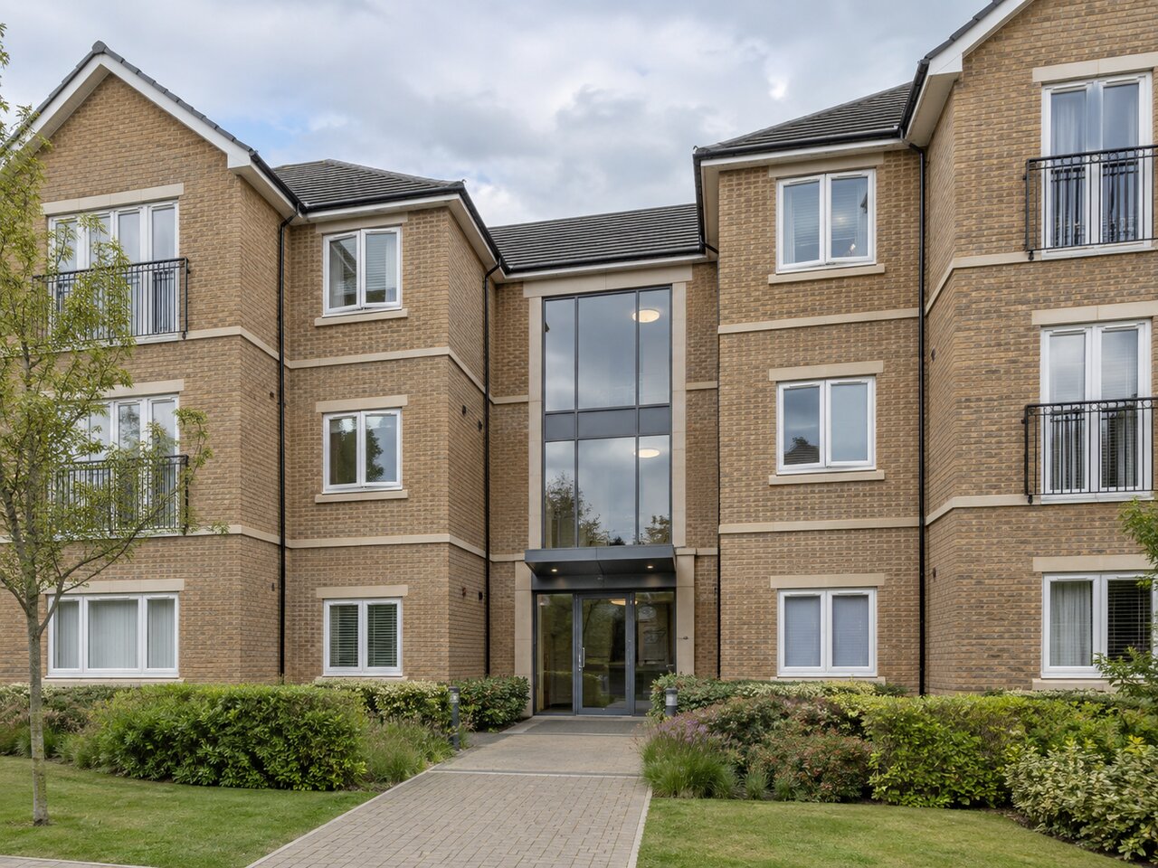 3 bed flat photo 1