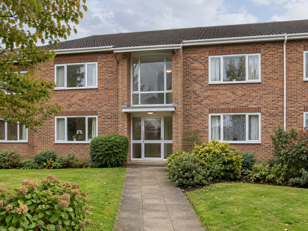1 bed flat photo 1